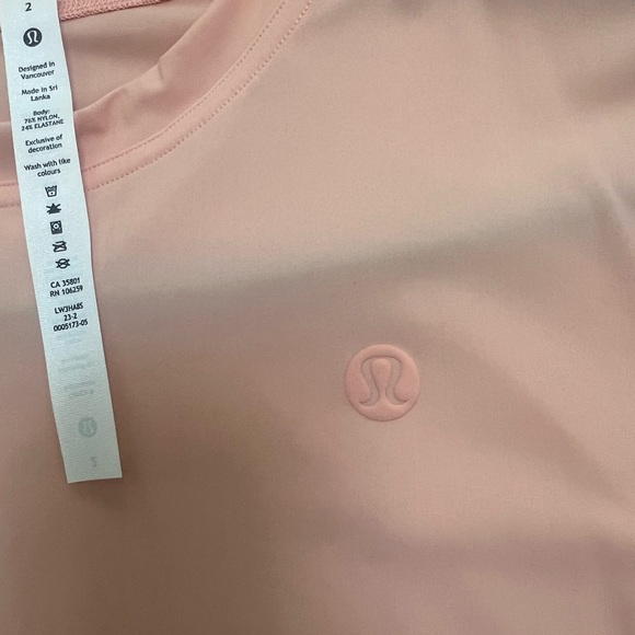Brand new with tags! Peach Lululemon lightweight tennis tee - Picture 5 of 5